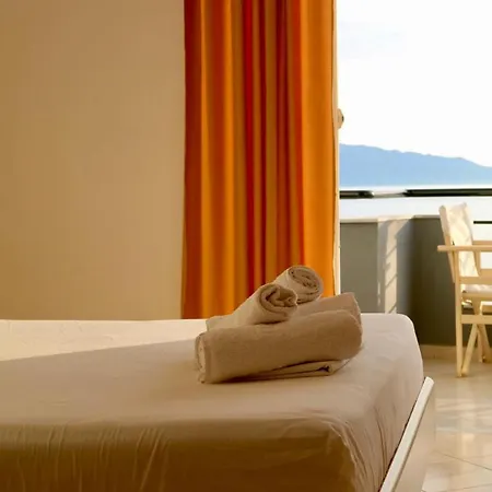 Beachfront Appartamento *